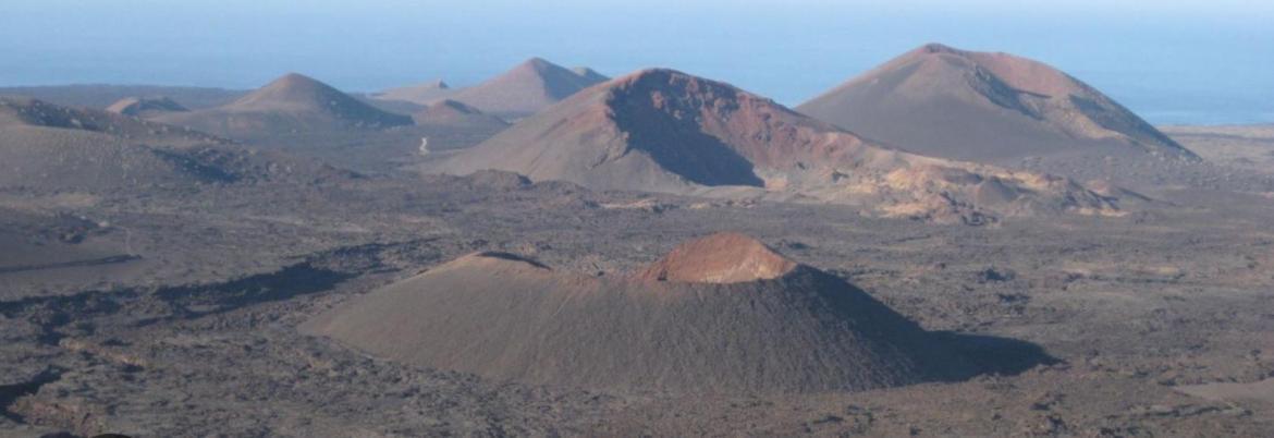 Lanzarote Casa Volcanica-Anclada Sobre La Lava Del Volcan Montana Blanca Exterior foto