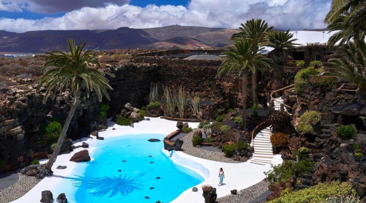 Lanzarote Casa Volcanica-Anclada Sobre La Lava Del Volcan Montana Blanca Exterior foto